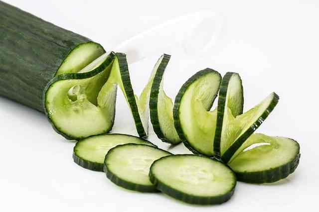 Cucumbers can be beneficial for weight loss and to reduce bloat